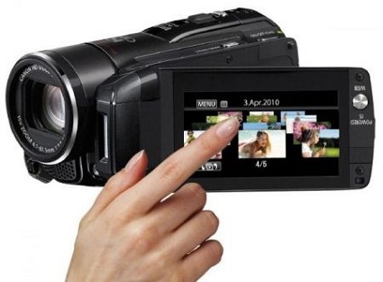 Canon Legria HF M32: nuova videocamera compatta con memoria da 64GB. Caratteristiche tecniche, funzioni e prezzo