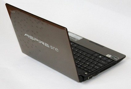 Acer Aspire One 521: nuovo netbook leggero e potente capace di assicurare un?elevata autonomia
