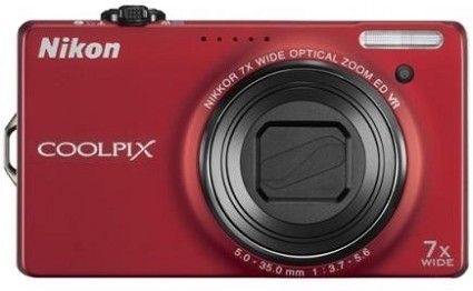 Nikon Coolpix S6000: nuova digitale compatta ricca di funzioni. Le caratteristiche tecniche