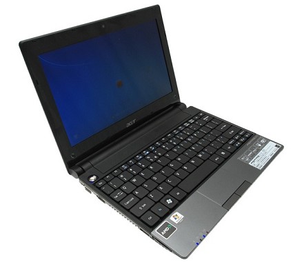 Acer Aspire One 521: design, dotazioni e test di uno dei primi netbook con piattaforma AMD