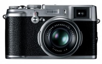 Fujifilm FinePix X100: nuova fotocamera dal design antico e ricca di funzioni