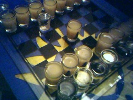 Beviti una birra, non berti il cervello: nuova campagna web Facebook contro l'abuso di alcool