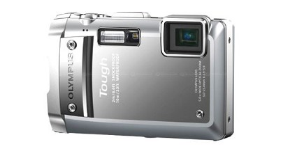 Fotocamera Olympus TG-810: una compatta da 14 mpx per la vita all'aria aperta
