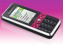 Cellulare Sony Ericsson K660i, un telefonino classico di costo medio con HSDPA e tecnologia eccellente