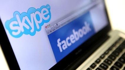 Facebook: vicino l'accordo con Skype per le videochiamate sul social media