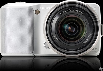 Fotocamere compatte con obbiettivi intercambiabili Sony NEX-3 e NEX-5: caratteristiche specifiche