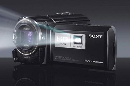 Da Sony HDR-PJ50: la telecamera HD con videoproiettore integrato!