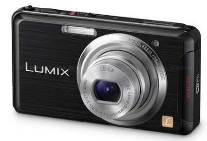 Fotocamera Panasonic Lumix FX90: la compatta con wi-fi che si che si connette ad internet