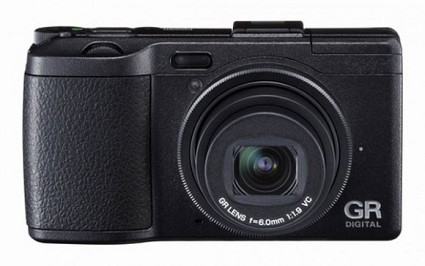 Nuova fotocamera compatta Ricoh GR Digital IV: caratteristiche tecniche e prezzo