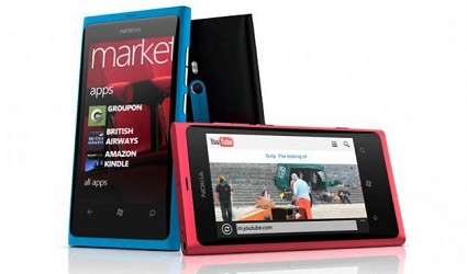 Lumia 800: caratteristiche e prezzo del primo Nokia Windows Phone con fotocamera da 8 megapixel e 16 GB di storage interno 