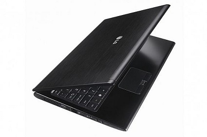 Nuovo notebook LG A520: caratteristiche laptop 3D Full HD 