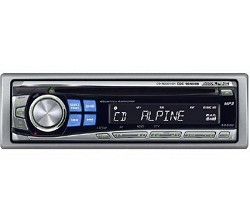 Autoradio Alpine CDE 9882Ri e 9880R si collegano agli iPod Apple, a chiavetta-pen drive Usb e anche al cellulare con il Bluetooth.