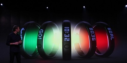 Nike+ FuelBand: il braccialetto wearable che misura le prestazioni sportive degli atleti