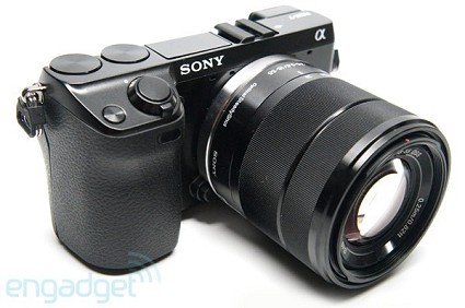 Fotocamera mirrorless Sony Alpha Nex-7: il sensore da 24 megapixel e le altre specifiche teniche