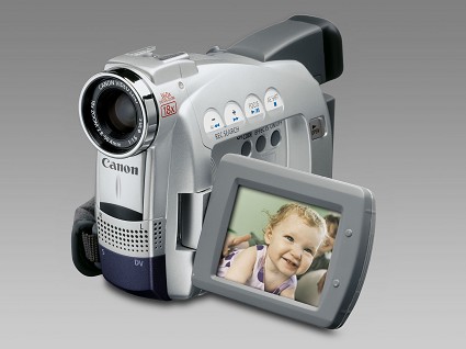 Videocamera Canon DC50 DVD: 5,39 megapixel, zoom 10x e possibilit? di uso di DVD-R Dual Layer