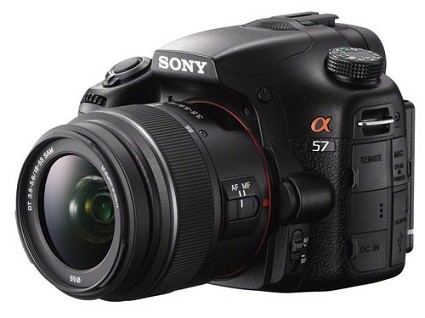 Nuova fotocamera DSLR Sony SLT-A57: caratteristiche tecniche e prezzo di lancio