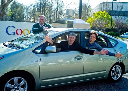 Google al SAE di Detroit per convincere le case automobilistiche a puntare sulla 'macchina senza pilota'