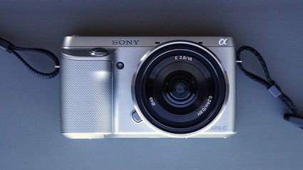 Nuova fotocamera mirrorless Sony NEX-F3: caratteristiche tecniche e prezzo