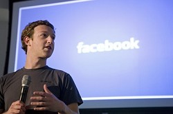 Facebook debutta in Borsa: Zuckerberg apre gli scambi sul Nasdaq