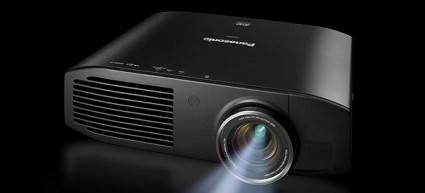 Nuovo videoproiettore 3D Panasonic PT-AE8000 con tecnologia 3D Motion Remaster