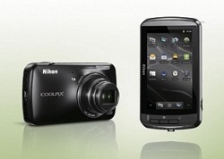 Nikon Coolpix S800c: le caratteristiche della fotocamera Android
