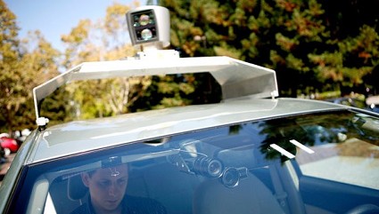 Google car: firmata la legge per l'auto senza conducente anche in California