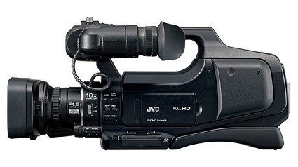 Nuova videocamera da spalla JVC GY-HM70: regolazioni manuali a meno di 2.000 euro 
