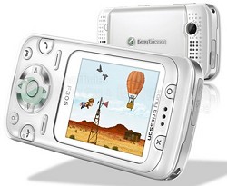 Nuovi Sony Ericsson cellulari: F305 come una console anche per giocare e K330 e J132 leggerissimi e dalle innovative caratteristiche 