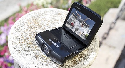 Vixia Mini Compact Camcorder Personal: telecamera per persone 'selfie'