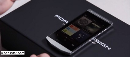 BlackBerry Porsche Design P'9982, 1.500 euro per il nuovo smartphone luxury in acciaio satinato e pelle