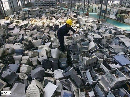E-Waste: impennata dei rifiuti elettronici nelle discariche