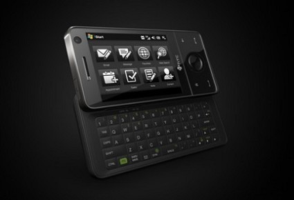 Nuovo cellulare HTC S740, lo smartphone con doppia tastiera e veloce nella navigazione. Nei negozi a settembre. 
