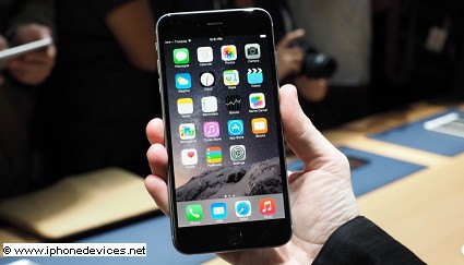 iPhone 6 Apple: lunghe code in Italia per acquistarlo. Vince il modello Plus