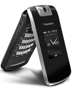 BlackBerry Pearl Flip 8220, il nuovo smartphone con due display in vendita da ottobre in esclusiva con Tim. 