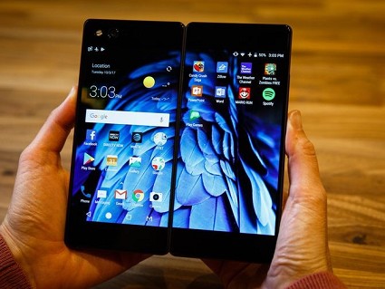 Ces di Las Vegas 2018: Zte lancia Axon M smartphone richiudibile. Le caratteristiche tecniche 