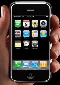 Apple, nuovo software 2.2 per la rinnovata versione iPhone. Le novit?á e i miglioramenti. 