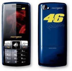 Nuovo cellulare Fastweb autografato da Valentino Rossi. Caratteristiche tecniche e funzionalit?. Prodotto in edizione limitata. 