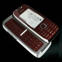 Nokia E75 e Nokia E55: i due smartphone finalmente in vendita in Italia. Caratteristiche e prezzi. 