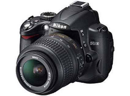 Nuova Nikon D5000: innovativa fotocamera dotata di monitor LCD da 2,7??. Caratteristiche tecniche e funzioni
