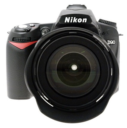 Nikon D90: nuova reflex compatta dall?ottima resa delle immagini. Le caratteristiche tecniche.