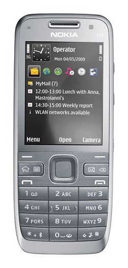 Nokia E52: nuovo smartphone dedicato al mondo business con classica tastiera e tante funzionalit? innovative. 