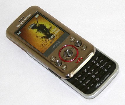 Sony Ericsson W395: nuovo cellulare della serie Walkman facile da usare. Le caratteristiche tecniche
