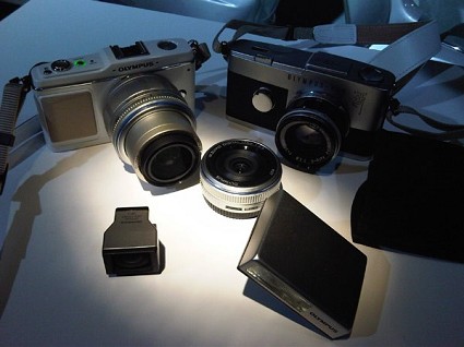 Olympus E-P1: nuova fotocamera compatta per registrare anche filmati in HD. Le caratteristiche tecniche. 