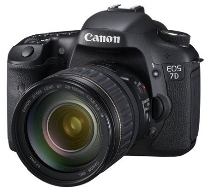 Nuova Canon Eos 7D: fotocamera digitale reflex con trasmettitore Speedlite integrato. Funzionalit? e caratteristiche tecniche