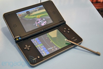 Nuova console portatile Nintendo DSi XL da marzo in Italia. Novit? e caratteristiche tecniche