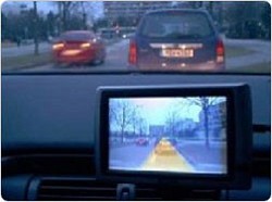 Nuovi navigatori GPS TomTom con video in tempo reale ripresi da una fotocamera.