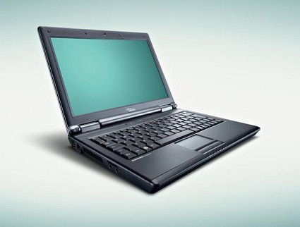 Computer portatili per chi lavora e viaggia spesso? I nuovi notebook Fujitsu Siemens Esprimo Mobile con UMTS integrato e lunga durata batterie sono una valida scelta.