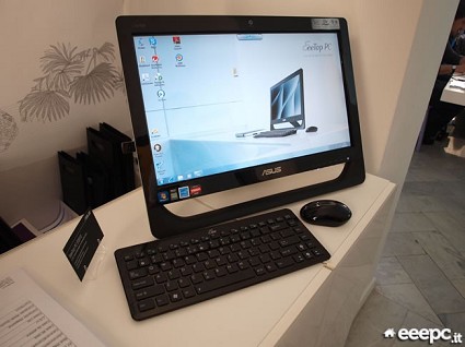 Asus EeeTop PC ET2010: nuova soluzione all in one ricca di funzioni ed elegante nel design. Le caratteristiche tecniche